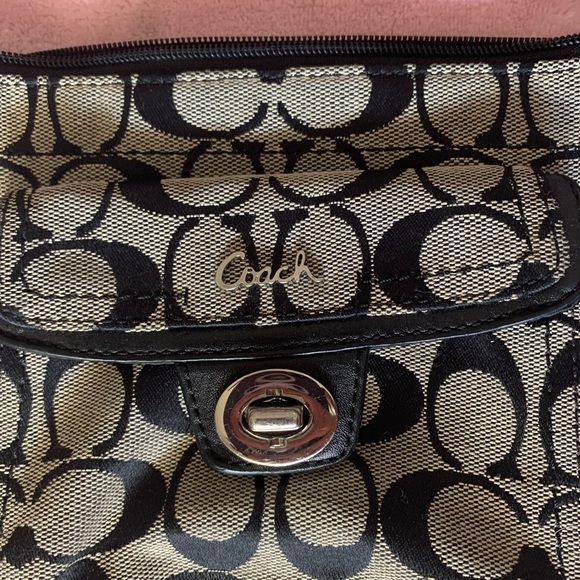 authentic coach crossbody purse. - Picture 2 of 5